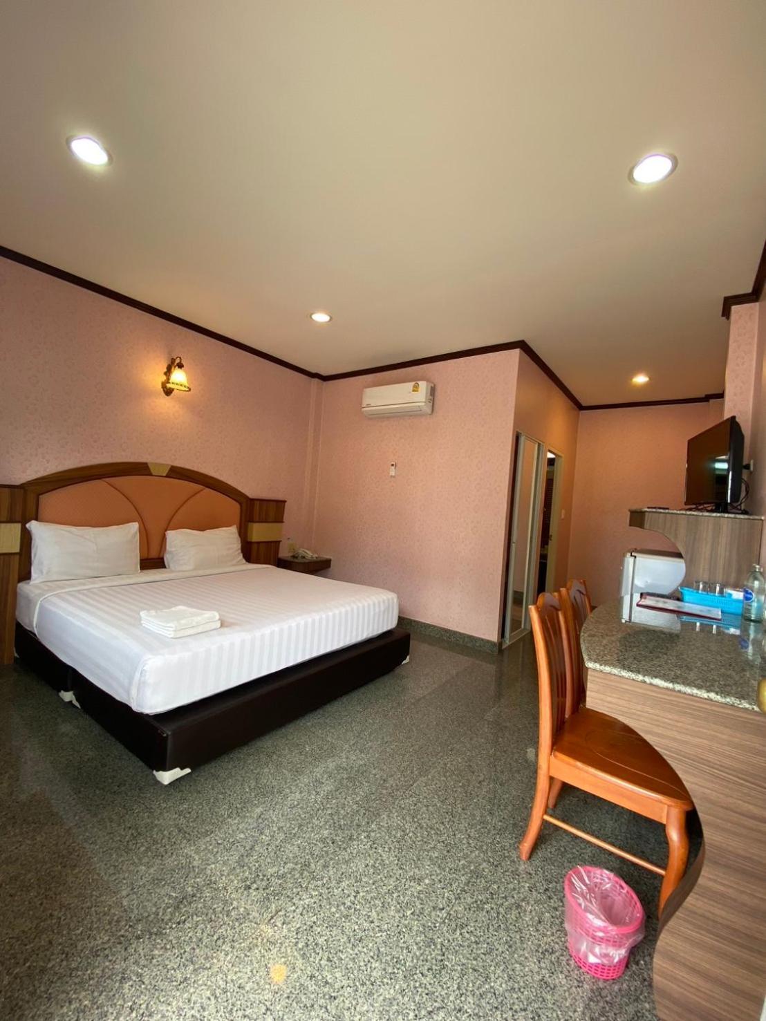 Soda Resort Кампхэнгпхет Экстерьер фото